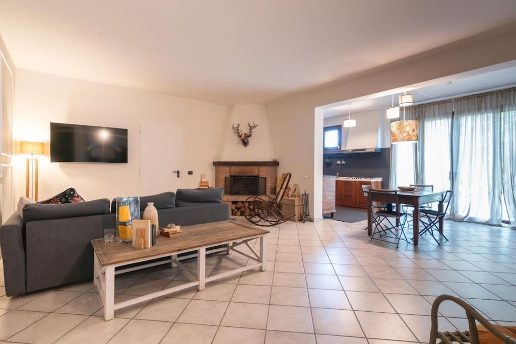 Casolara: Ospitalita Su Misura Apartment Castello di Serravalle ภายนอก รูปภาพ